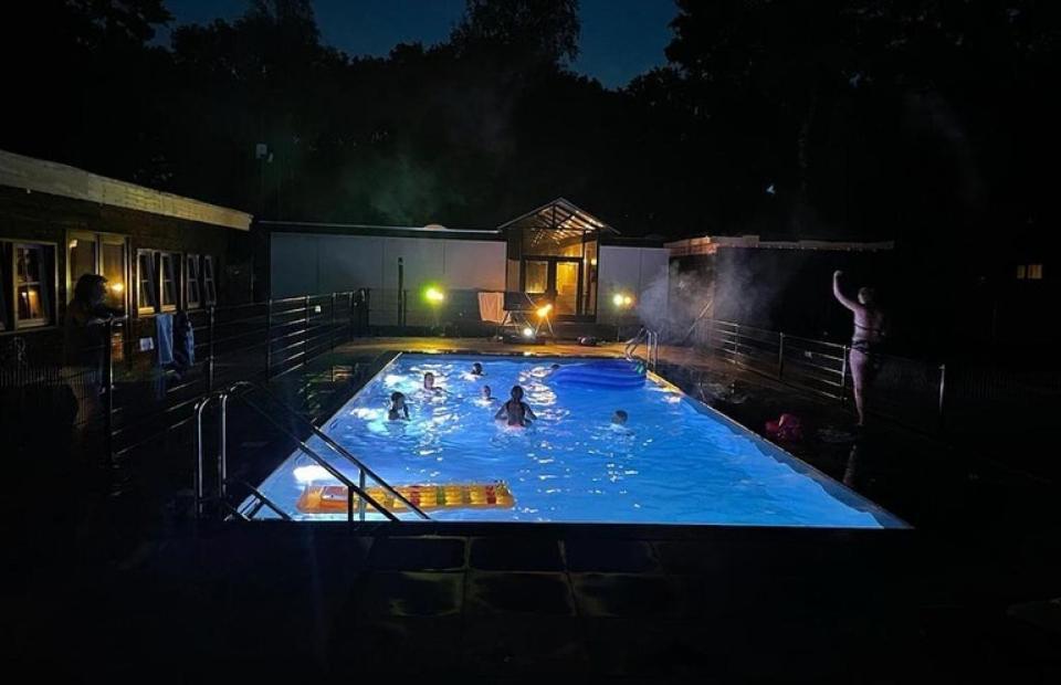 Camping De Vinkenkamp Lieren Экстерьер фото